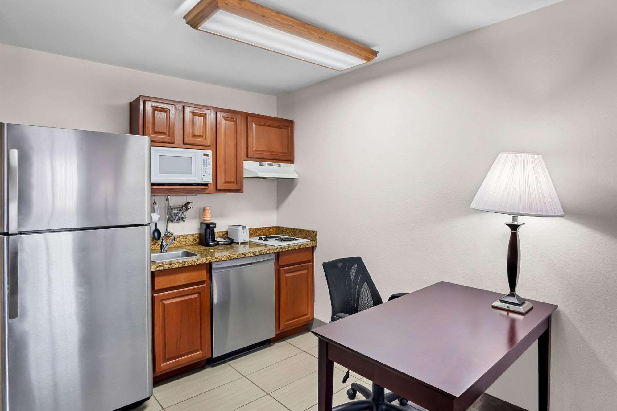 Mainstay Suites Addison-Dallas Εξωτερικό φωτογραφία
